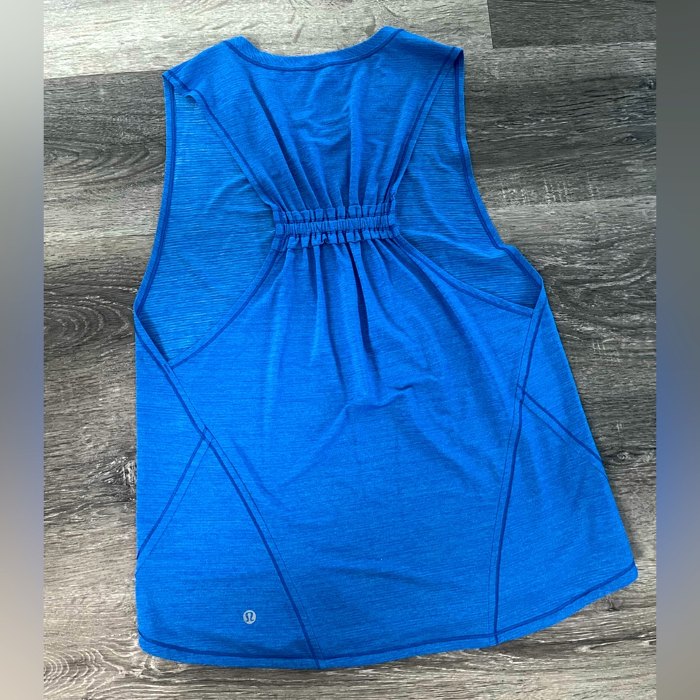 Lululemon size 10 blue tank like new